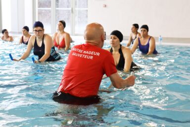 Cours d'aquabike à la piscine couverte Alphonse Roudière