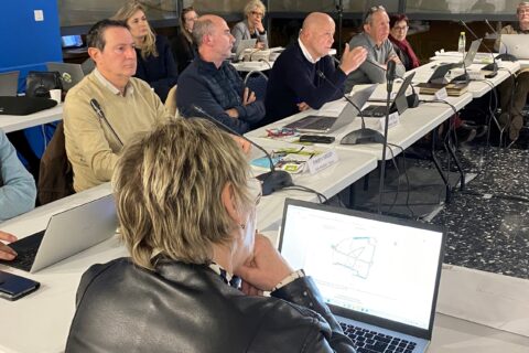 Conseil communautaire (De gauche à droite : Frédéric Massip, Patrick Sintès, Gérard Daudet, Christian Mounier, Nicole Girard)