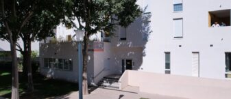 Entrée de la crèche Au fil du temps à Cavaillon