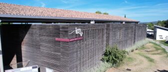 Vue drone du bâtiment du Centre tertiaire de Lagnes