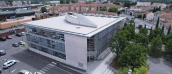 Vue drone du bâtiment de la Médiathèque de Cavaillon