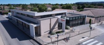 Vue drone de la médiathèque de Cheval Blanc