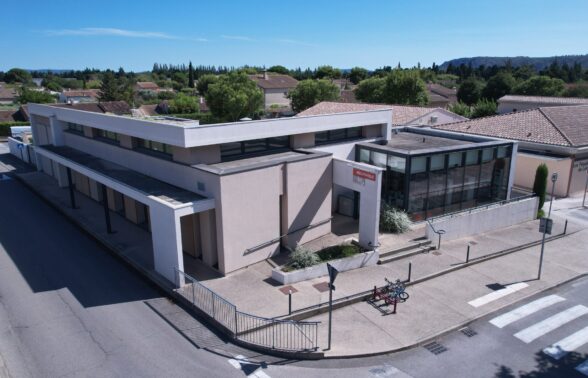Vue drone de la médiathèque de Cheval Blanc