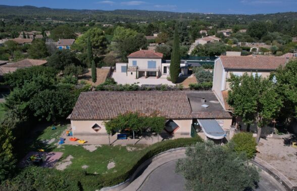 Vue drone de la crèche de Gordes, Li Pitchounets